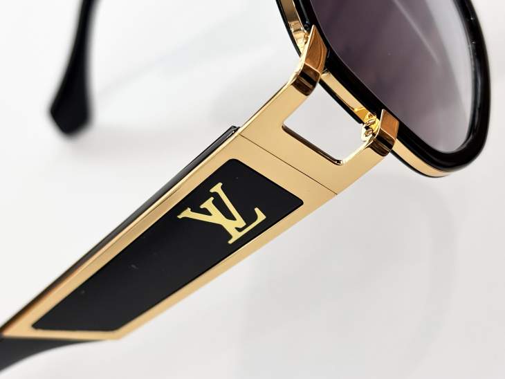 Picture of Louis Vuitton Sunglasses _SKUfw76324537fw